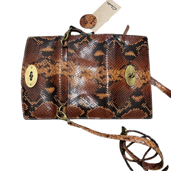 Clarks Faux Leather Snake Skin Crossbody Wallet NWT Sz S Brown Adjustable - Picture 4 of 6